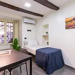 Santa Sofia\'S Flat At The Historical Center By Wonderful Italy