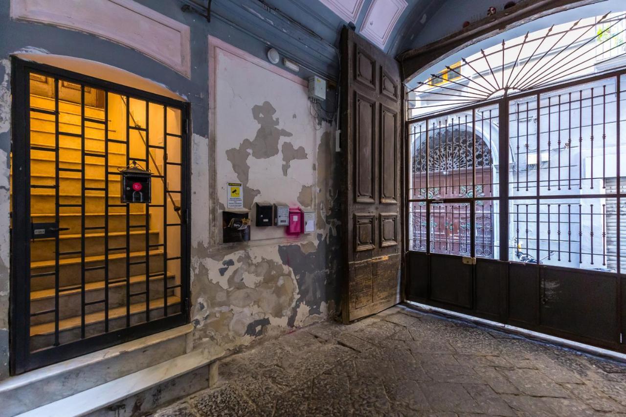 Santa Sofia's Flat At The Historical Center By Wonderful Italy * Naples